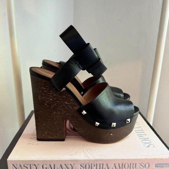 Givenchy Women's Black and Brown Sandals - Picture 1 of 5